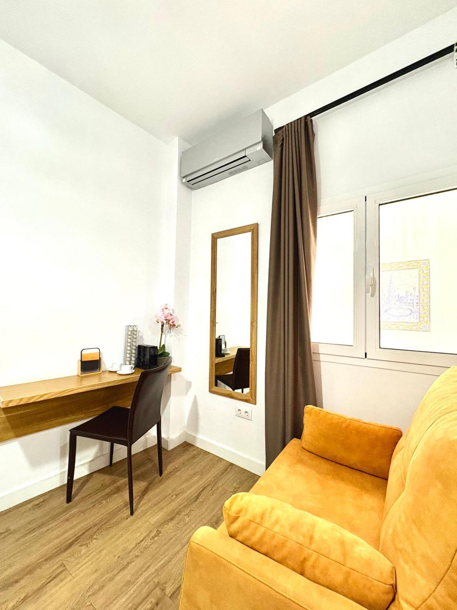 Unique House - Private Spa&pool -stayinseville Holiday home