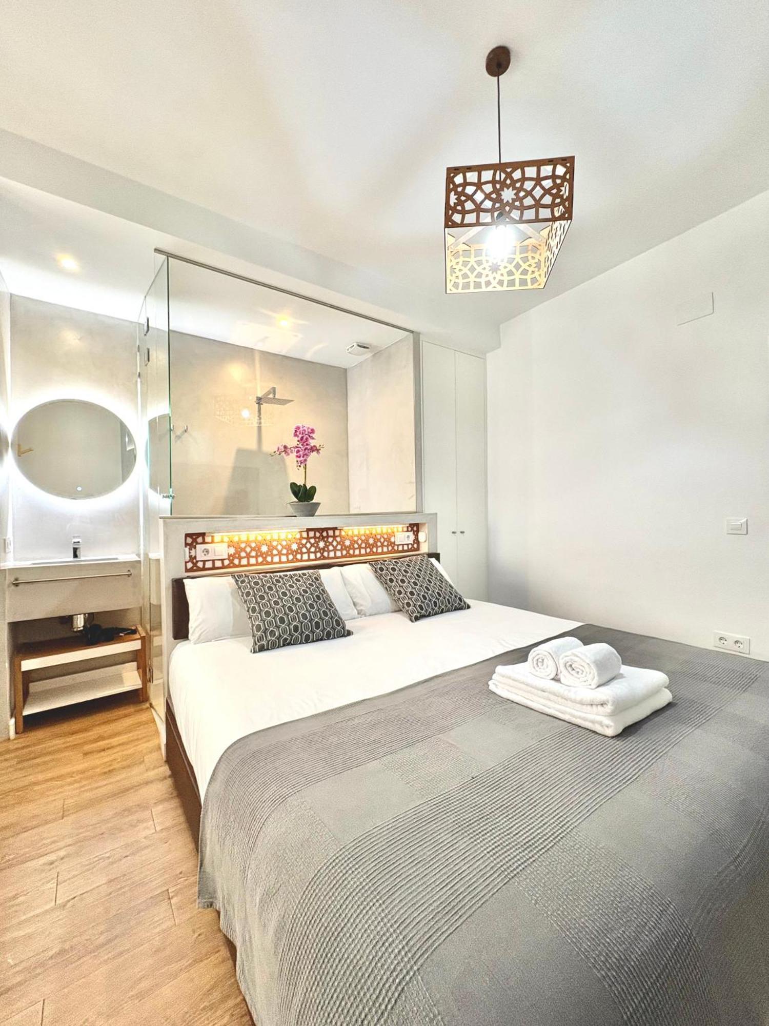 Holiday home Unique House - Private Spa&pool -stayinseville