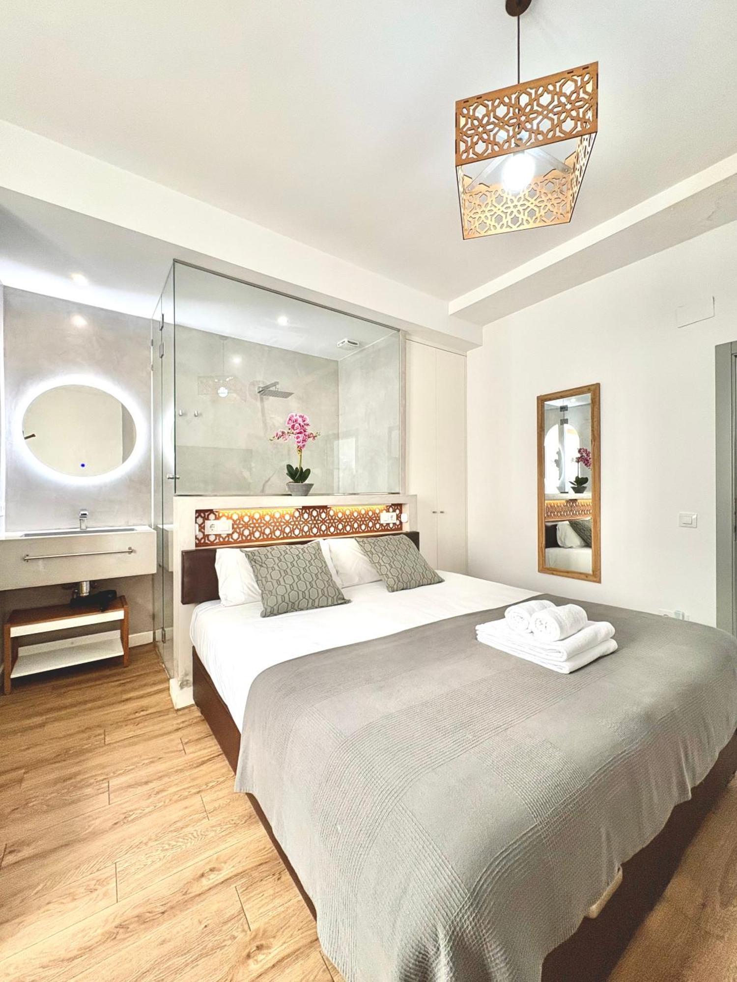 Unique House - Private Spa&pool -stayinseville Seville