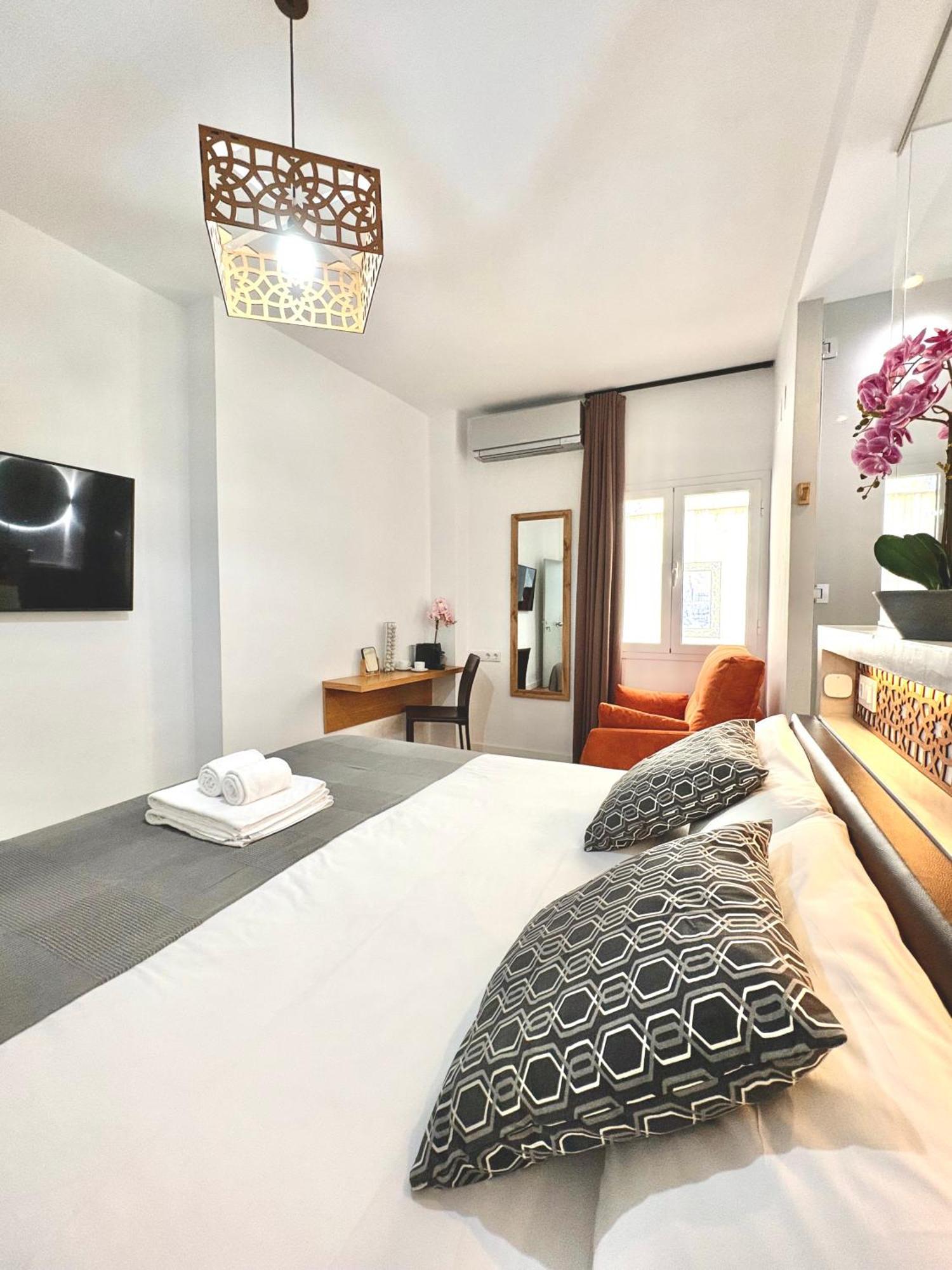 Unique House - Private Spa&pool -stayinseville Seville